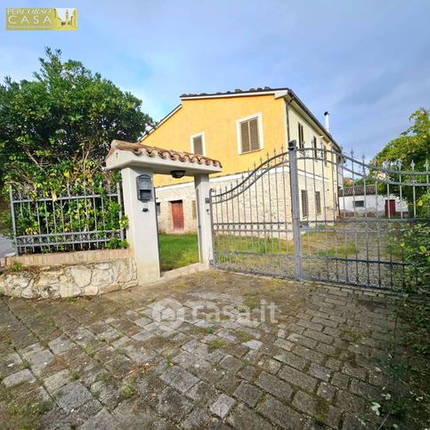Casa bi/trifamiliare in residenziale in Via Santo Stefano