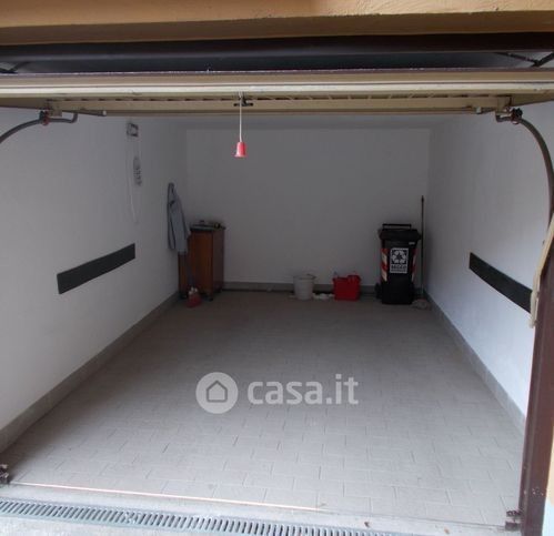Box/posto auto in residenziale in Via Emilia