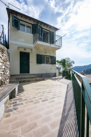 Casa indipendente in residenziale in Località Poggio Favaro