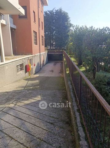Box/posto auto in residenziale in Via Cremona