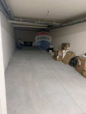 Box/posto auto in residenziale in Viale della Gioventù 13