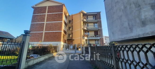 Appartamento in residenziale in Via Maroncelli 14