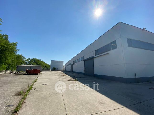 Capannone in commerciale in Autostrada Serenissima