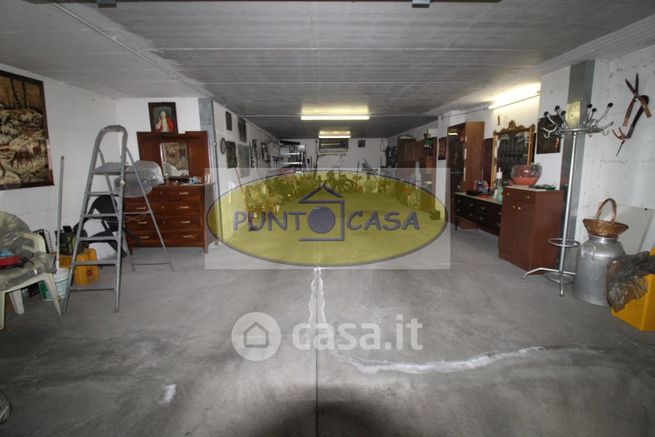 Box/posto auto in residenziale in .