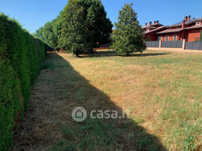 Terreno edificabile in residenziale in Via dei Partigiani 5