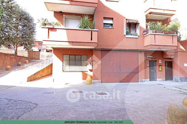 Capannone in commerciale in 