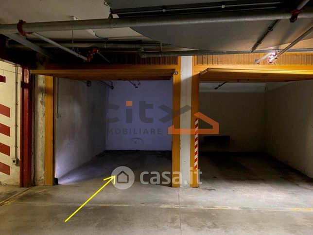 Box/posto auto in residenziale in