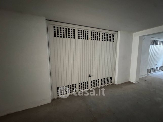 Box/posto auto in residenziale in