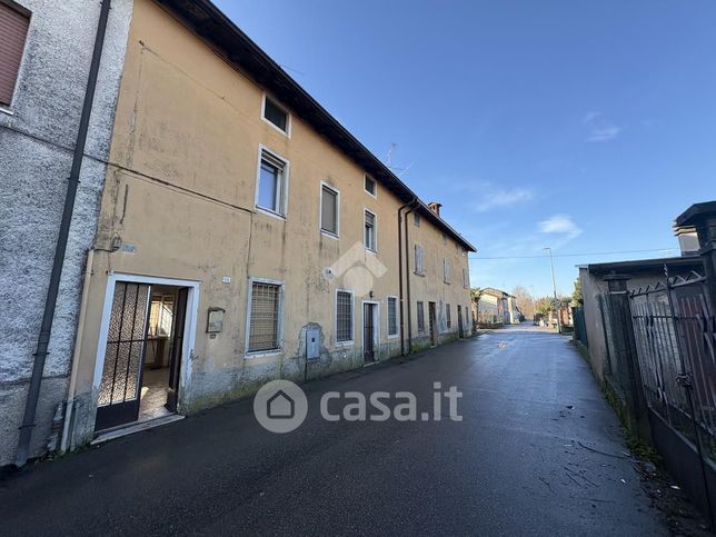 Casa bi/trifamiliare in residenziale in Via Campagnola di Sopra 19