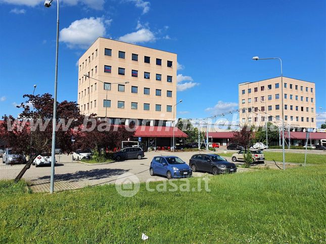 Ufficio in commerciale in Via delle Querce 1