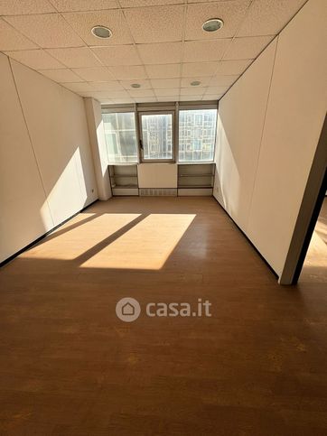 Ufficio in commerciale in Centro Direzionale Isola G1