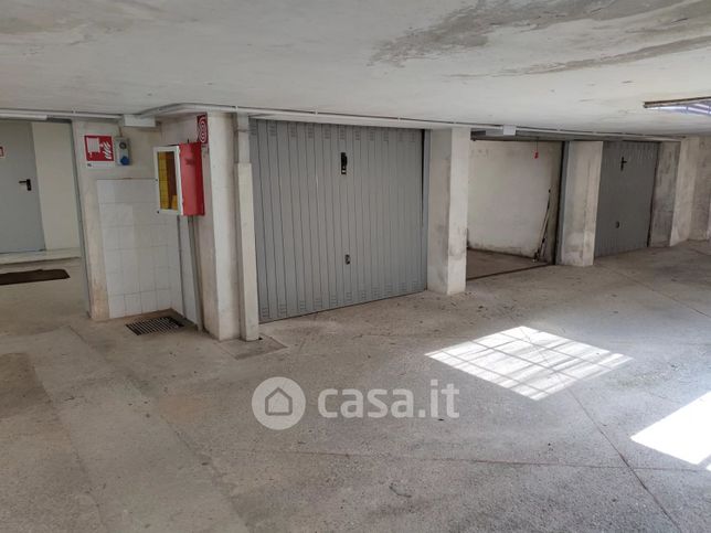 Garage/posto auto in residenziale in Via Roncaia 59