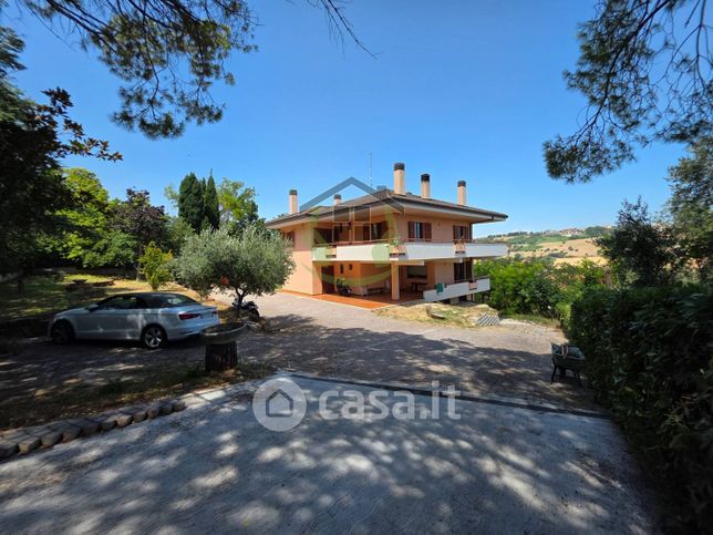 Villa in residenziale in Via Valle Oscura 57