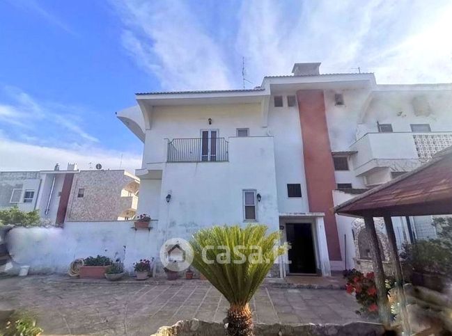 Villa in residenziale in Via Napoli 389