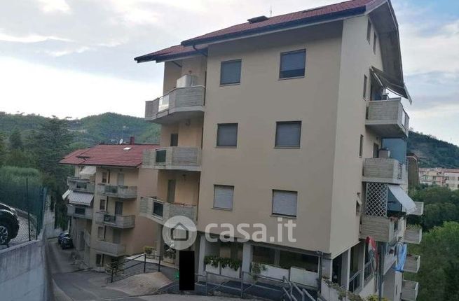 Appartamento in residenziale in Viale Treviri 89