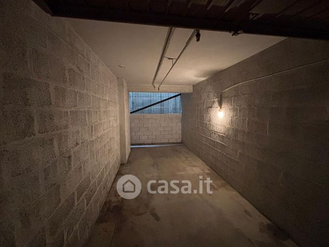 Box/posto auto in residenziale in Via del Ronco 19