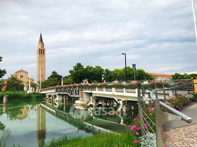 Attivitã /licenza (con o senza mura) in commerciale in Via Piave Vecchio