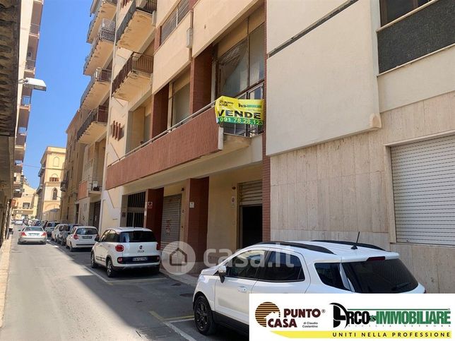 Ufficio in commerciale in Via Antonino Castiglione 21