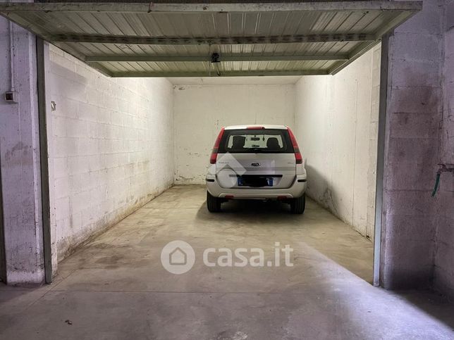 Garage/posto auto in residenziale in Via della Libertà 62