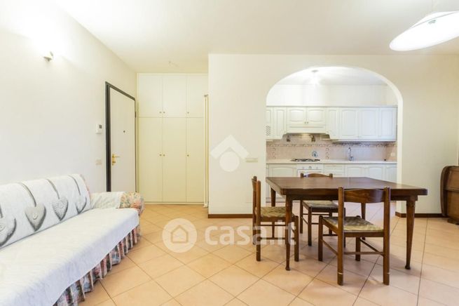 Appartamento in residenziale in Via Sante Mussini 22