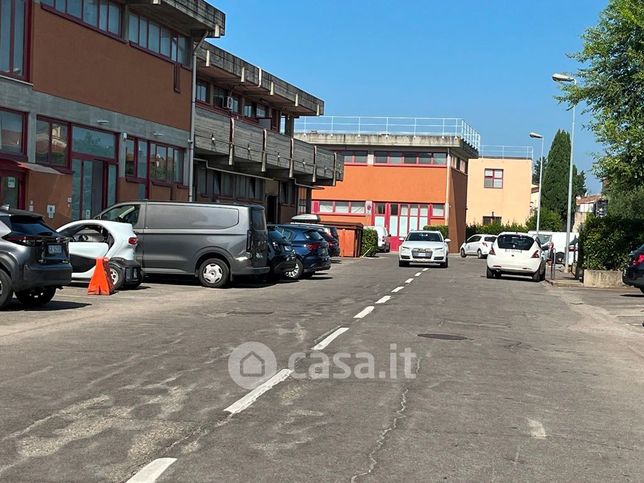 Ufficio in commerciale in Via del Padule