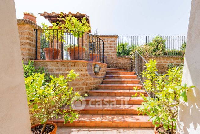 Casa bi/trifamiliare in residenziale in Via dei Falisci