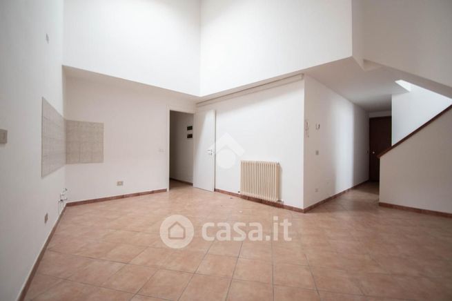 Casa bi/trifamiliare in residenziale in Via Mar Nero 1