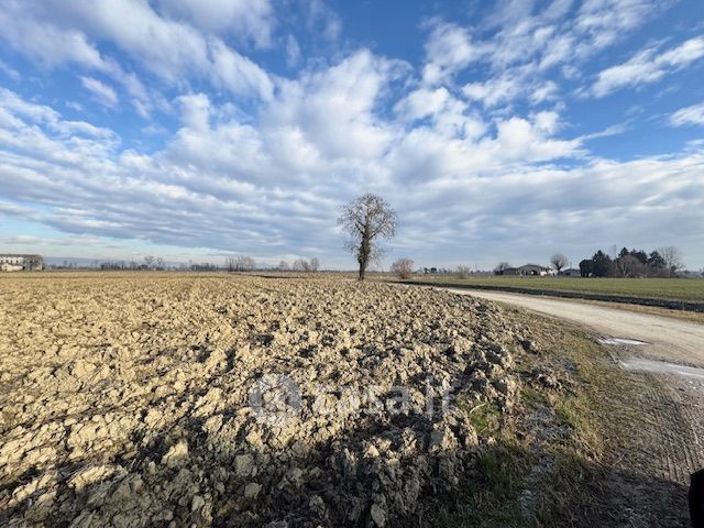 Terreno agricolo in commerciale in 