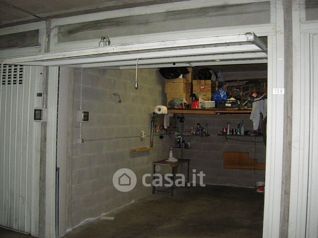 Garage/posto auto in residenziale in Via Vigone 70