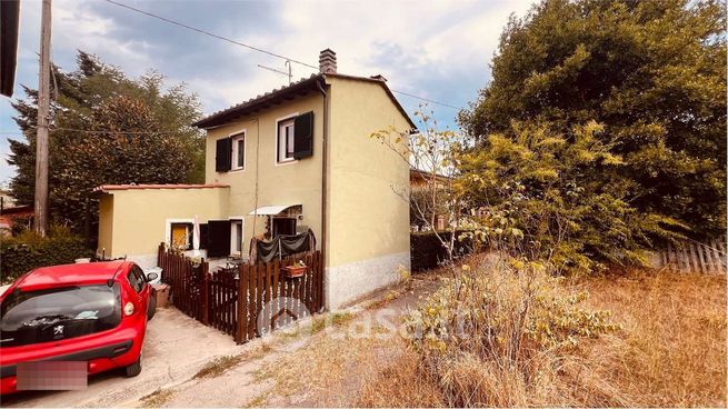 Casa indipendente in residenziale in Via Catalani