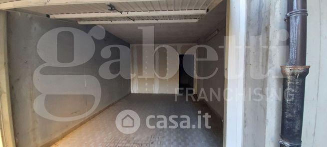 Garage/posto auto in residenziale in Via Renzo Cattaneo 10