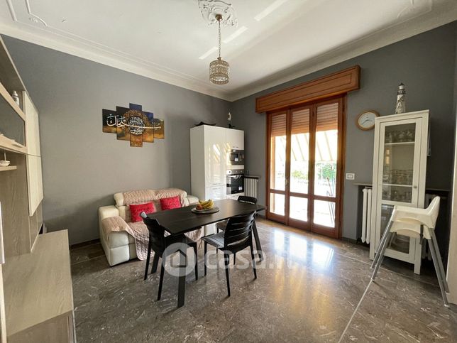 Casa bi/trifamiliare in residenziale in 
