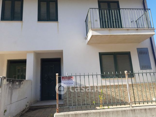 Appartamento in residenziale in Via Cairoli