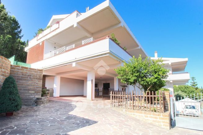Appartamento in residenziale in Via Monte Fumaiolo 5