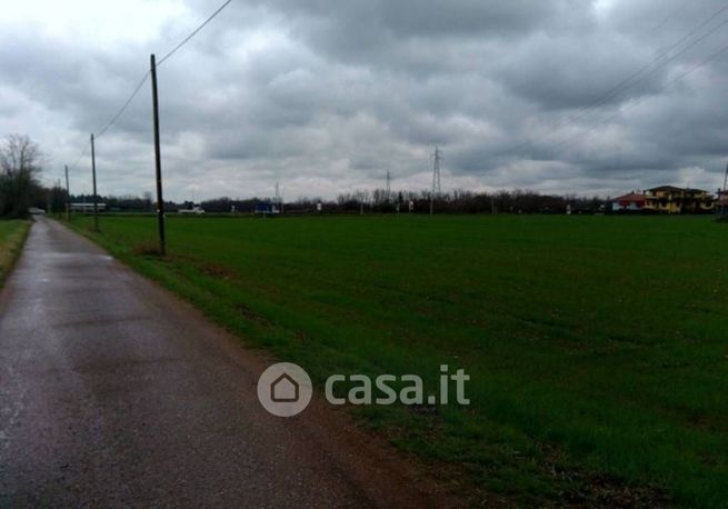 Terreno agricolo in commerciale in Via Dairago