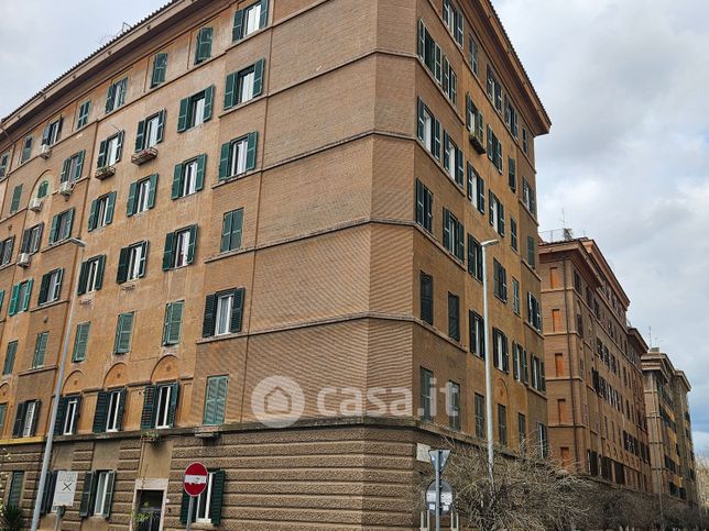 Appartamento in residenziale in Via Stamira 72