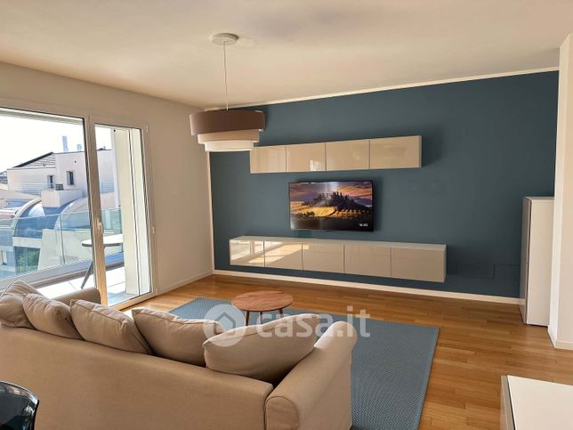 Appartamento in residenziale in Viale Trieste 297