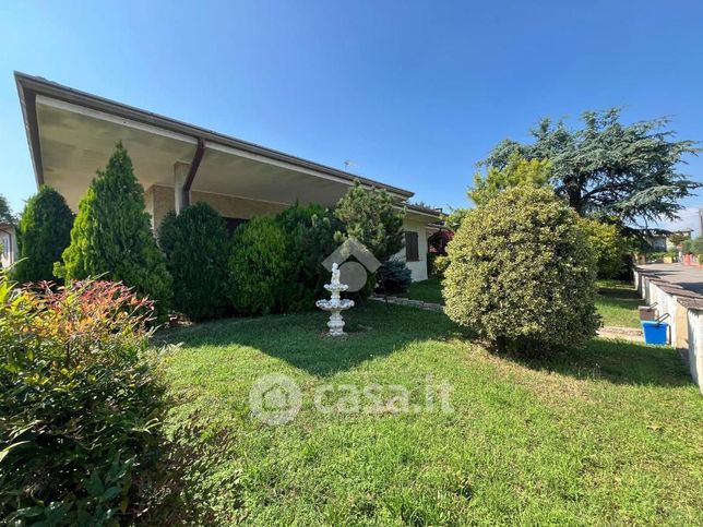 Villa in residenziale in Via Guglielmo Marconi