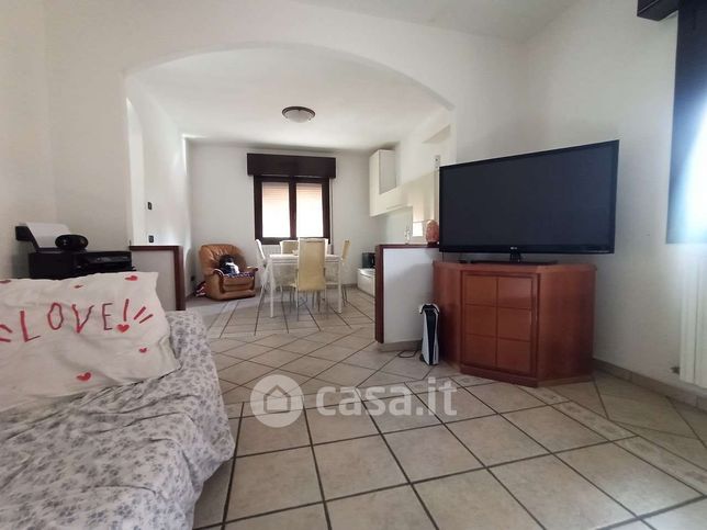 Casa indipendente in residenziale in Viale del Chianti