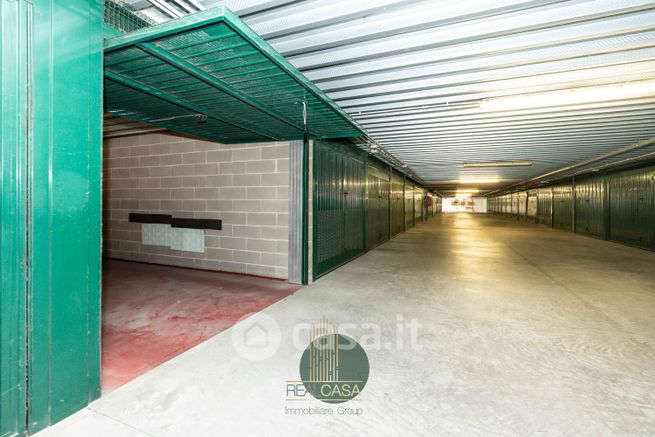 Box/posto auto in residenziale in Via Antonio Bazzini 24