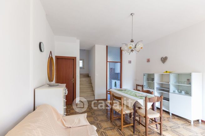 Villetta a schiera in residenziale in Viale DANTE ALIGHIERI 30