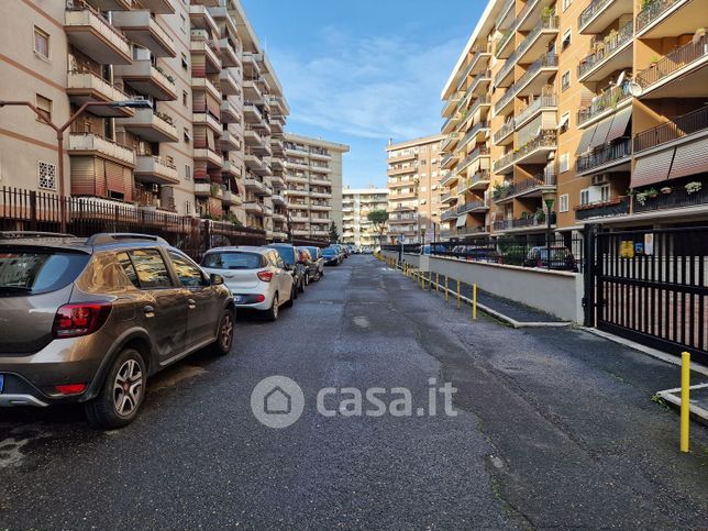 Garage/posto auto in residenziale in Via Libero Leonardi 34