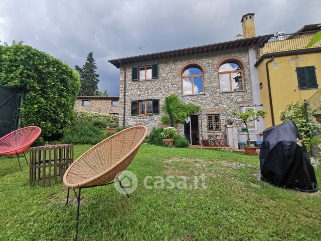 Casa indipendente in residenziale in Via Vicchio e Paterno