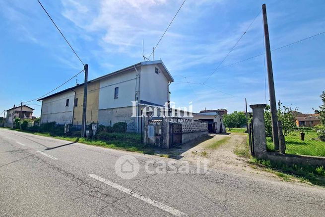 Casa indipendente in residenziale in Via de Giovanni