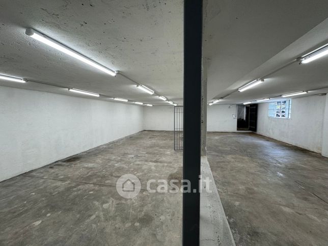 Capannone in commerciale in Via Rovereto 15