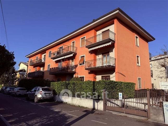 Appartamento in residenziale in Via Vittorio Locchi