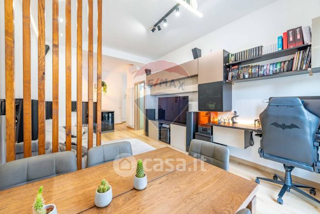 Appartamento in residenziale in Via Teodolfo Mertel 9