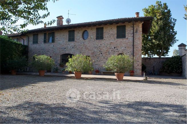 Casa bi/trifamiliare in residenziale in Via Oreste Leonardi