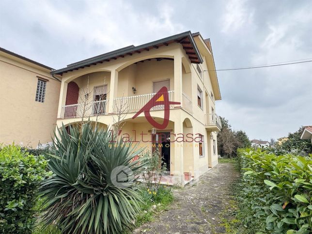 Villa in residenziale in 