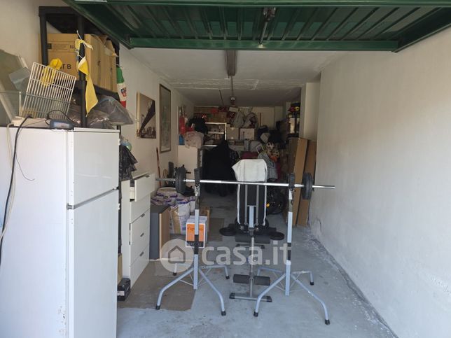 Box/posto auto in residenziale in Via Suor Gotteland 39